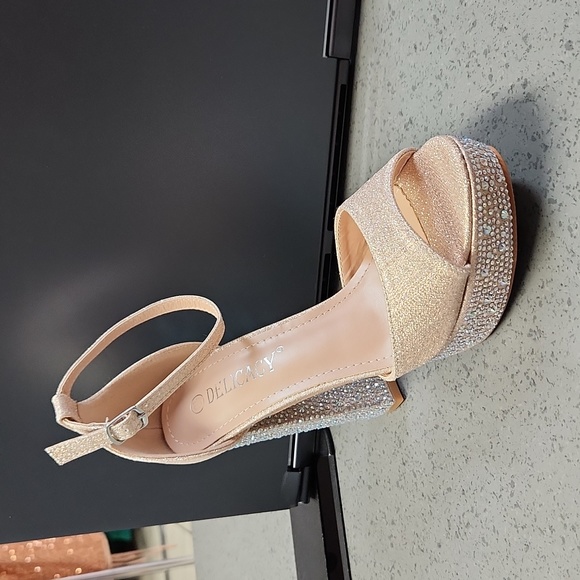 Champagne Sparkling Peep Toe 4 3/4 inch Heels with Platform - Picture 2 of 5